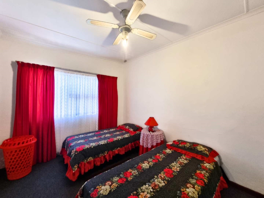 3 Bedroom Property for Sale in Sandbaai Western Cape